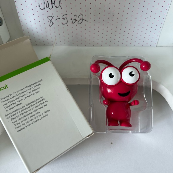 Cricut cutie. Raspberry - Picture 2 of 2